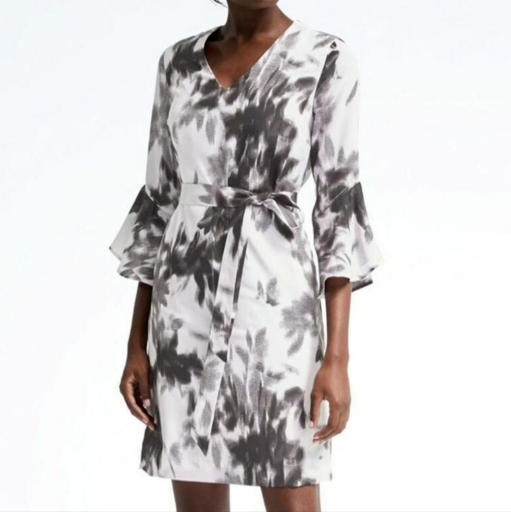 BANANA REPUBLIC Black and White Floral Print Midi Dress Size Medium. - Picture 6 of 15
